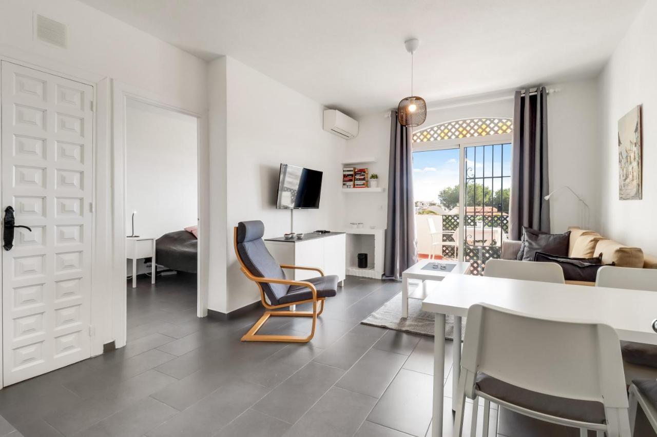 Appartement 1 Bedroom In Verano Azul, Free Wi-fi *